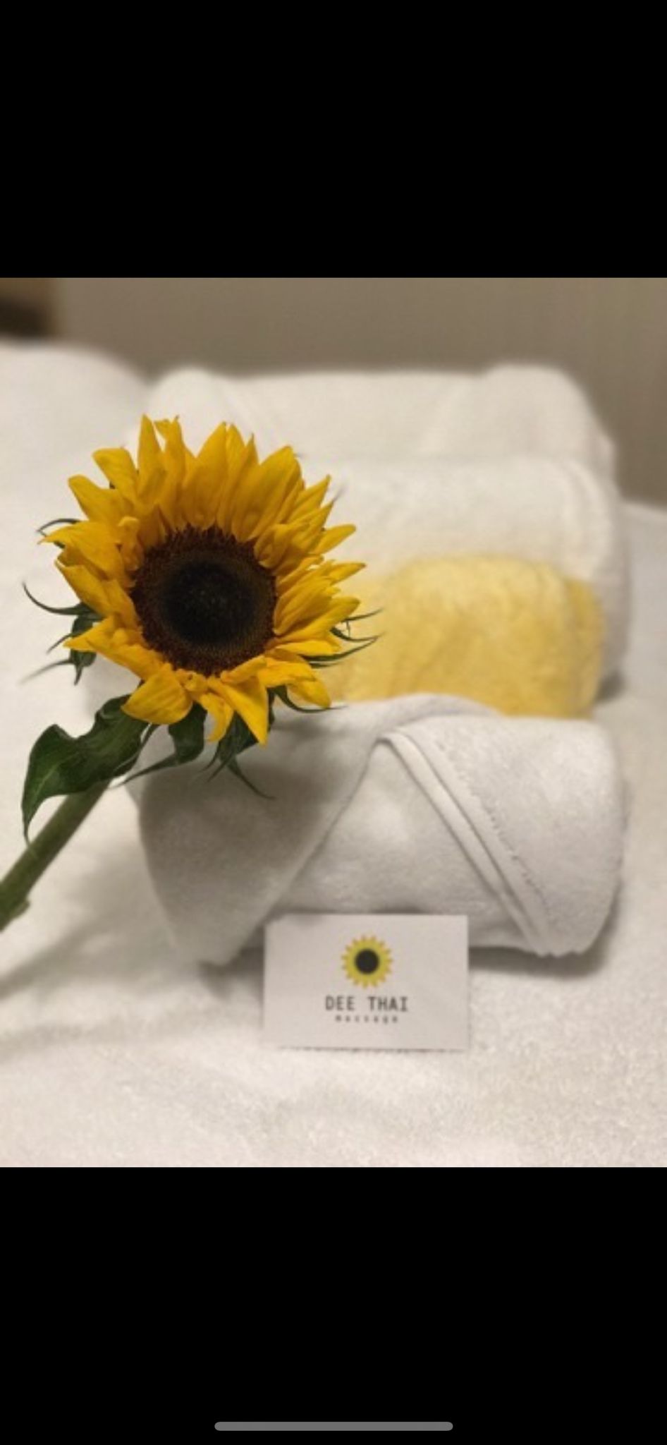 Dee Thai Massage — the sunflower mark